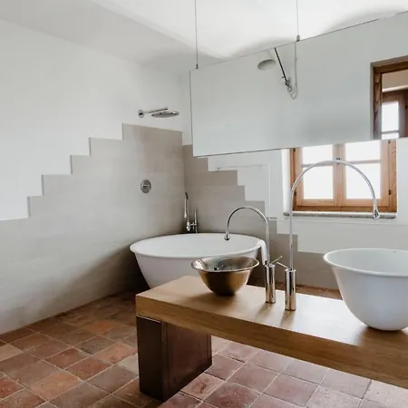 Prázdninový dům Hillside In Castagnole delle Lanze